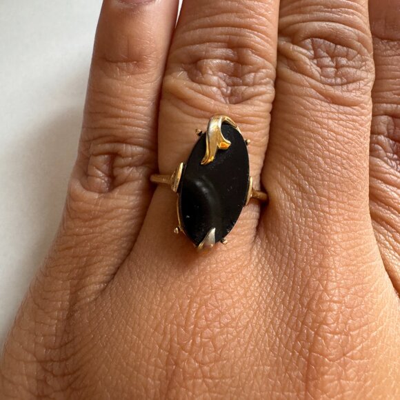 Vintage 70s Avon Night Flower Onyx Gold Ring Approx Size 8 - Picture 3 of 3